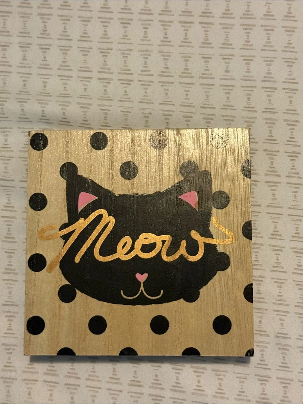 Gold and Black 'Meow' Cat Sign for Cats